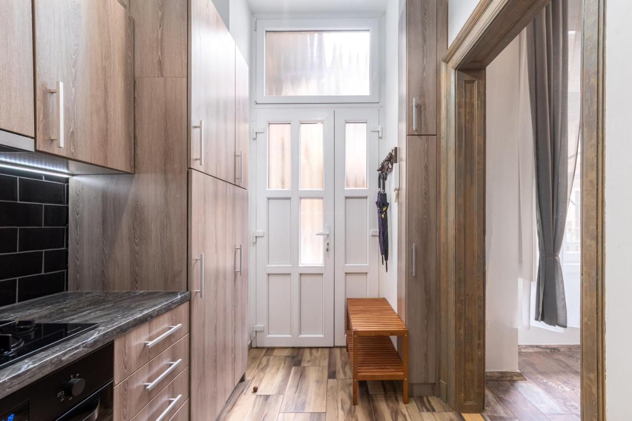 Astoria Blue Apartment Budapest Ngoại thất bức ảnh