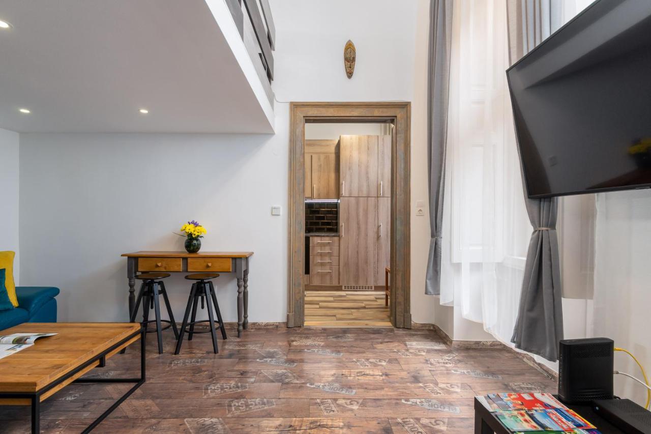 Astoria Blue Apartment Budapest Ngoại thất bức ảnh